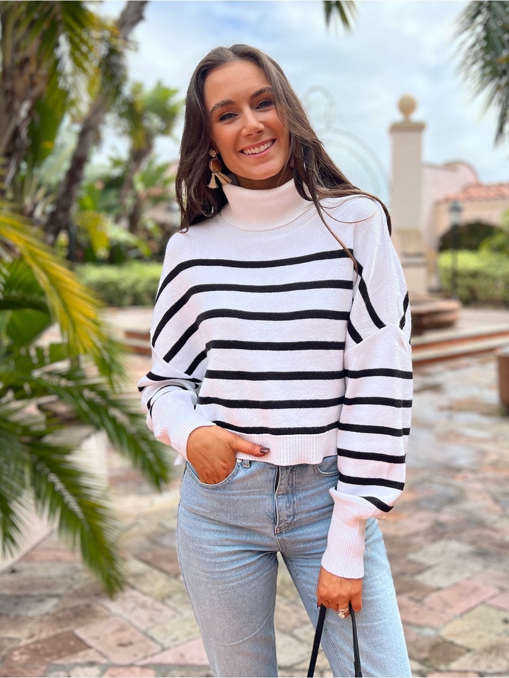 Merokeety Women’s Cream and Black Turtleneck Striped Cropped Sweater, Size Large